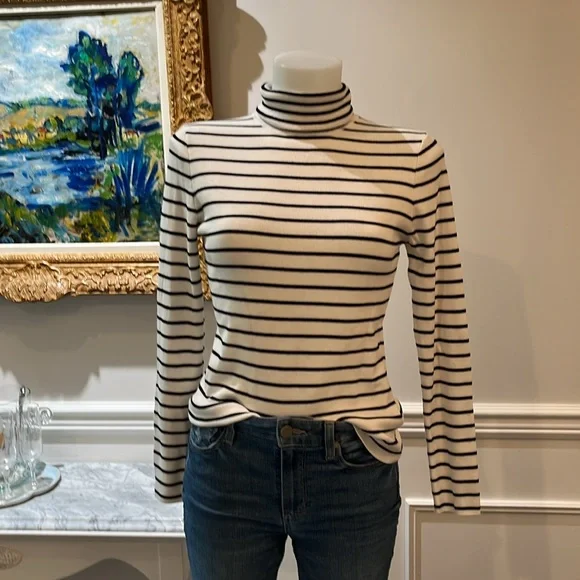 Forever 21 Black & White striped turtleneck - Picture 2 of 5